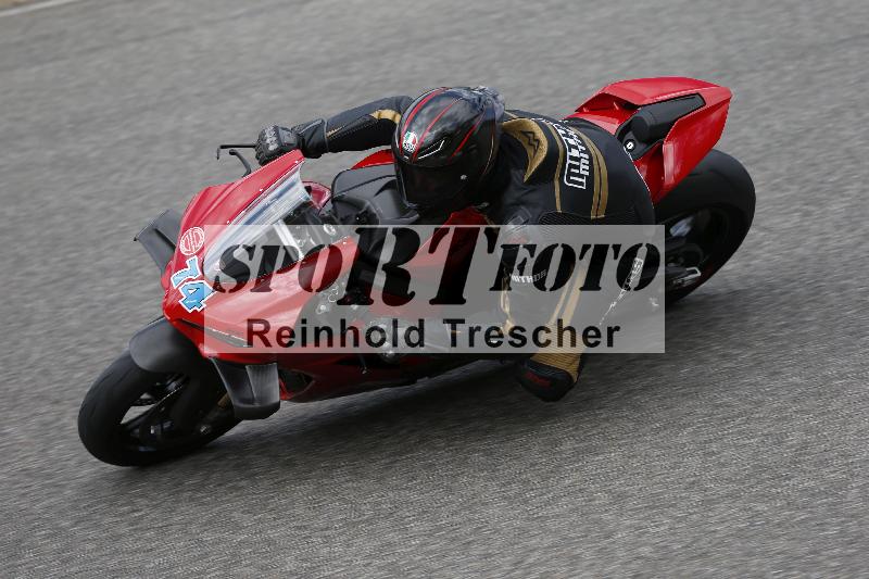 /09 19.04.2026  Caremotion get faster ADR/Gruppe rot/74